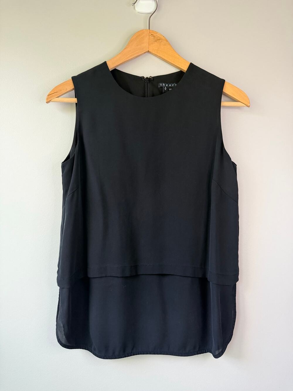 Theory Size S Sleveless layered tank top silk black
